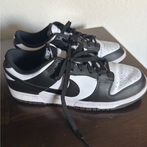 LIKE NEW MEN NIKE PANDA DUNKS (NO BOX) SIZE 11